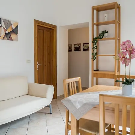 Apartment Gramsci House