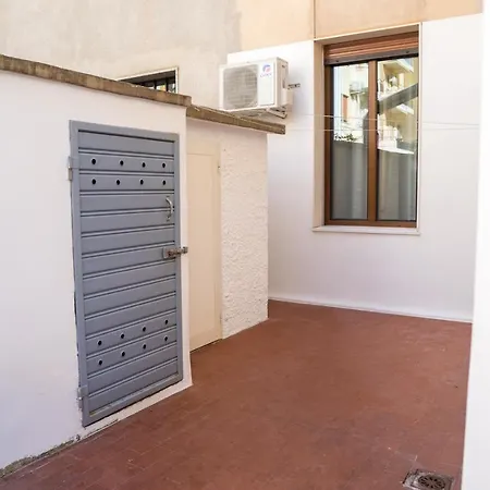 Apartment Gramsci House