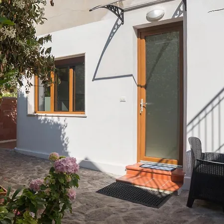 Gramsci House Apartment *